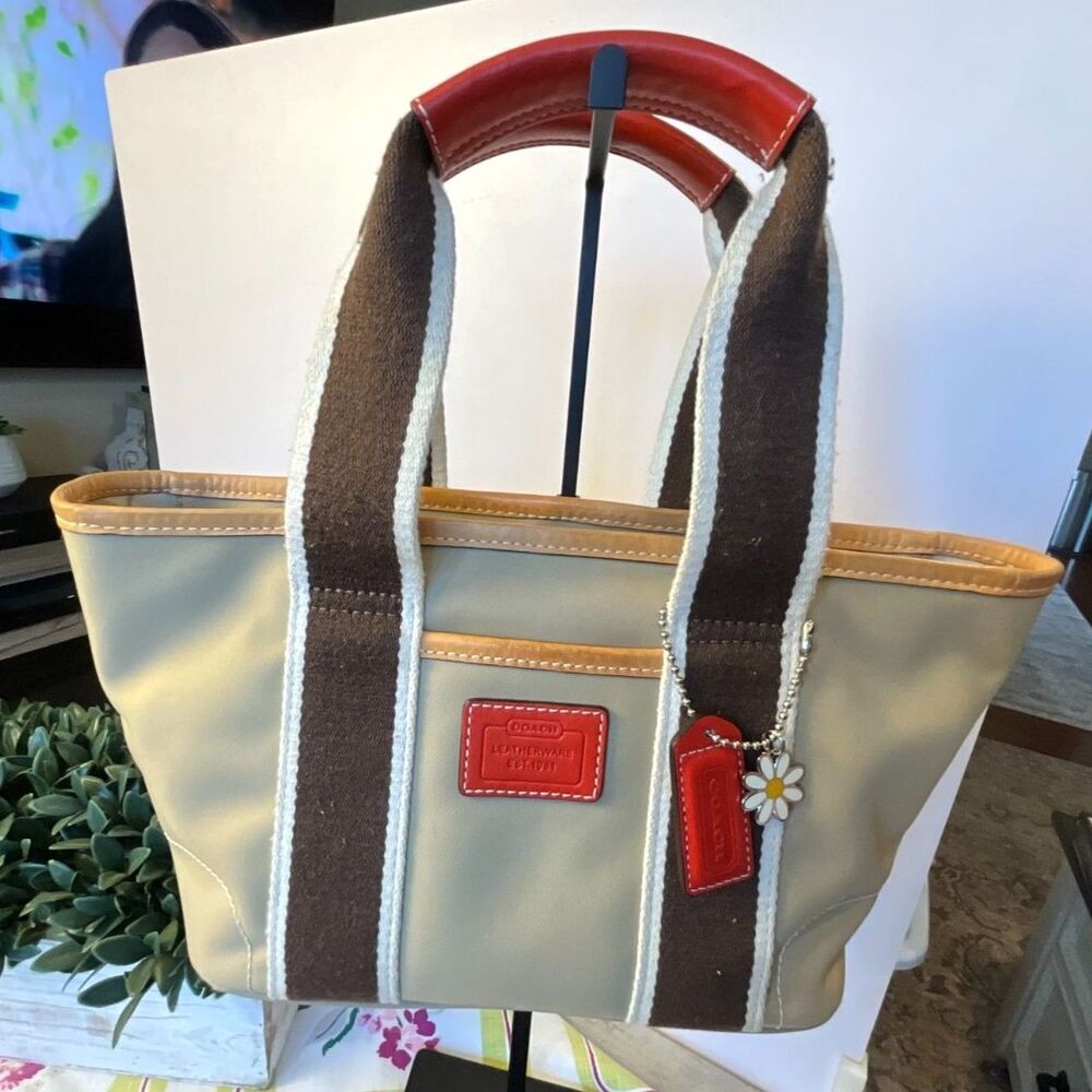Coach Hamptons Mini Weekend Tote Bag Style 6260 Y2K vintage with daisy charm